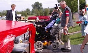 boat giethoorn with skipper