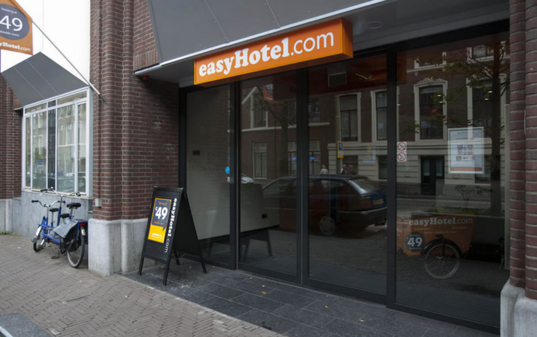 easyHotel The Hague City Centre